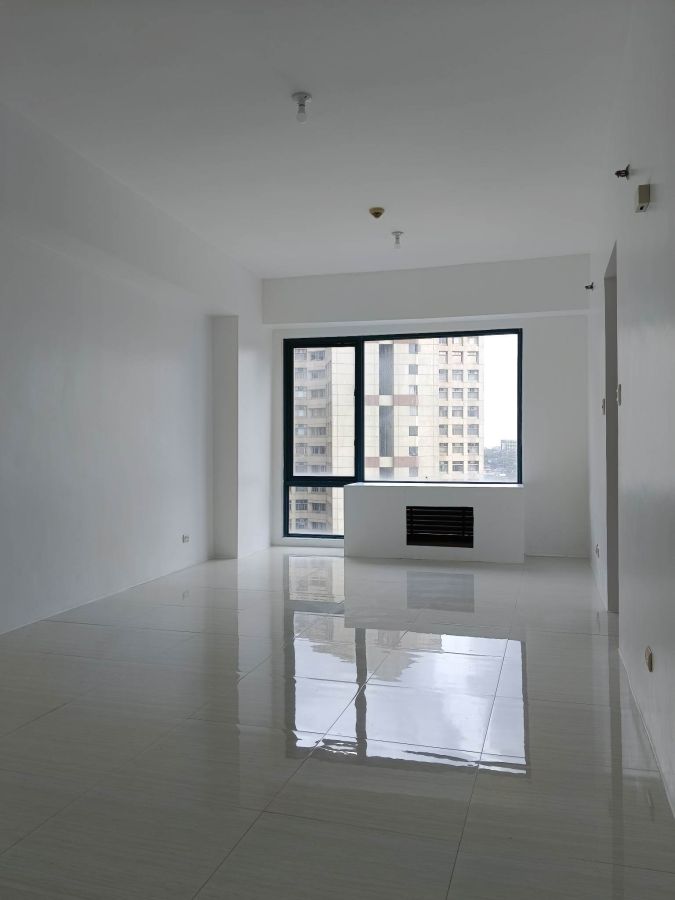 Newly Renovated Bare 2 Bedroom Condo at Eastwood Parkview QC10