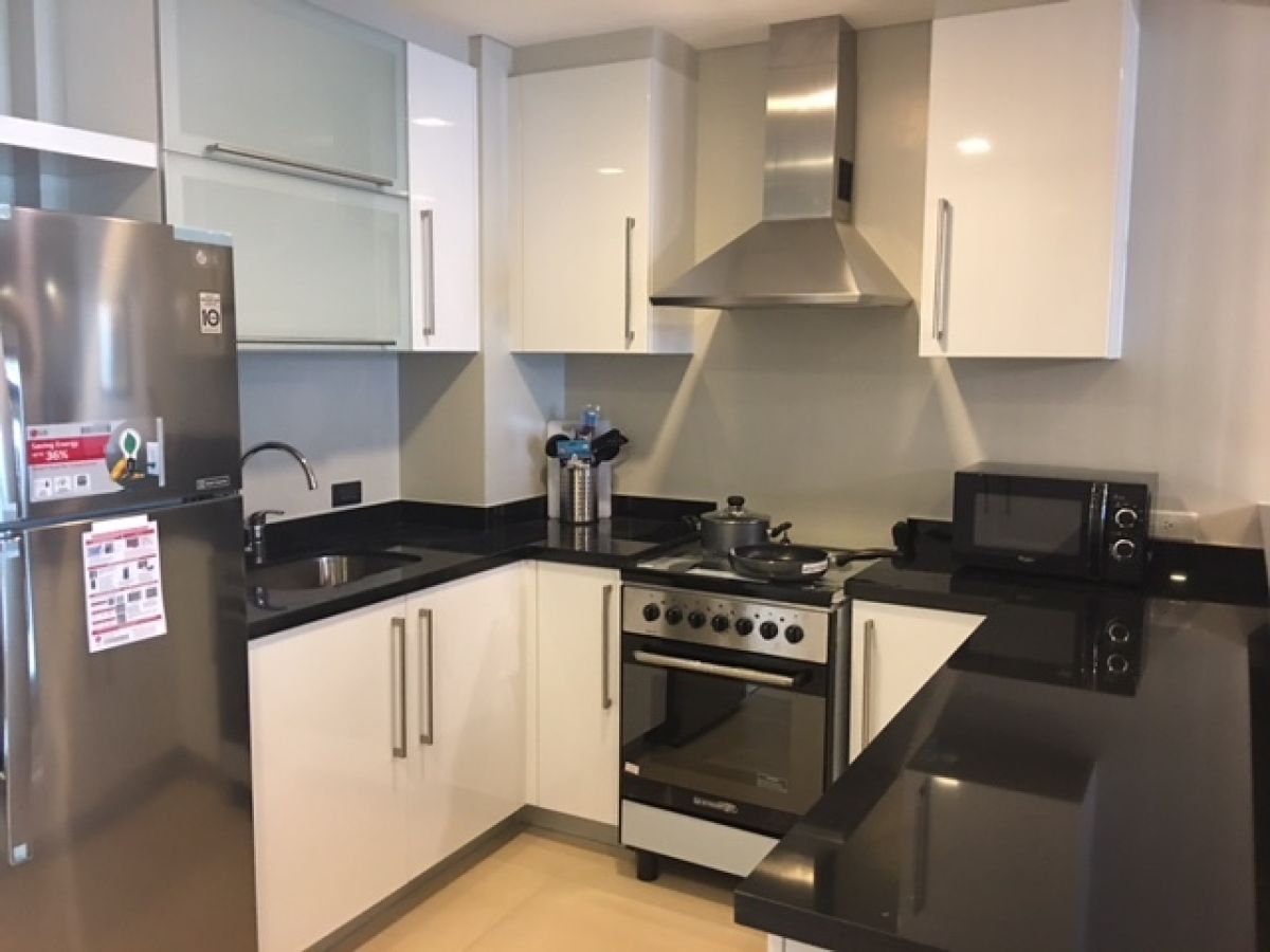 Fully Furnished One Bedroom Unit in One Serendra BGC For Rent06