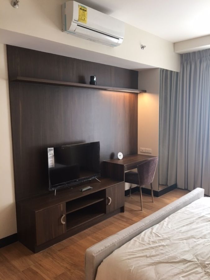 Fully Furnished One Bedroom Unit in One Serendra BGC For Rent09