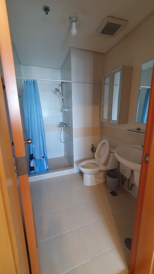 "Trion 1: 3BR  40th Floor, 100 sqm, Fully Furnished, 1 parking, P80,000"07