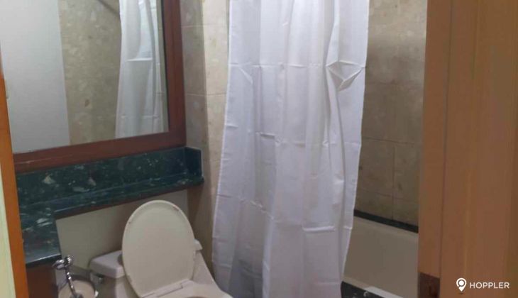 "1BR Condo for Rent in Amorsolo East, Rockwell Center, Makati"09