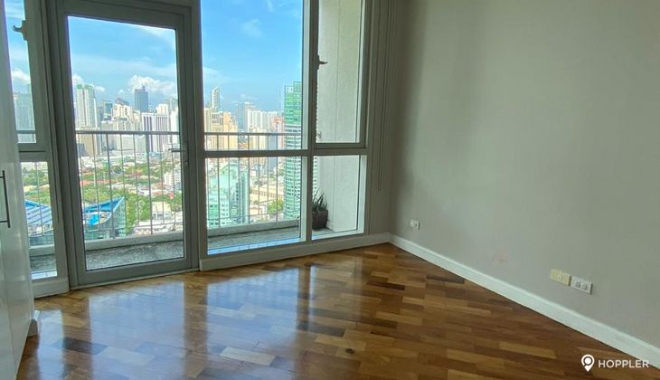 "2BR Condo for Rent in The Manansala, Rockwell Center, Makati"05