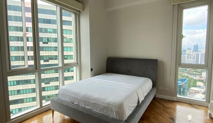 "2BR Condo for Rent in The Manansala, Rockwell Center, Makati"08