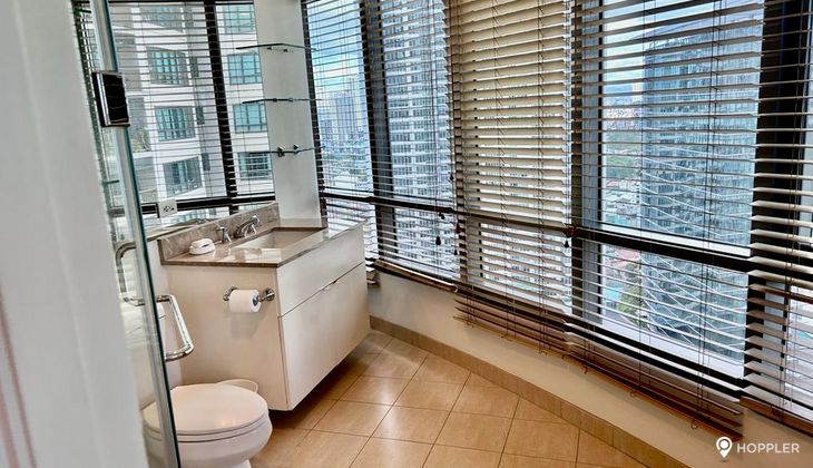 "2BR Condo for Rent in Joya Lofts and Towers, Rockwell Center, Makati"04