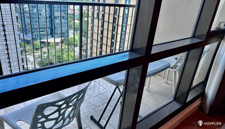 "2BR Condo for Rent in Joya Lofts and Towers, Rockwell Center, Makati"05
