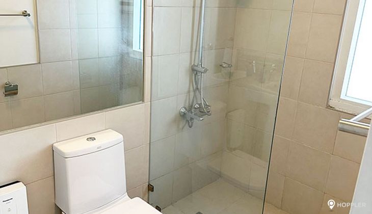 "1BR Condo for Rent in Senta, Legazpi Village, Makati"08