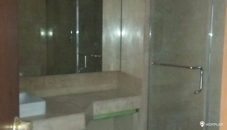 "3BR Condo for Rent in The Ritz Towers, Urdaneta Village, Makati"02
