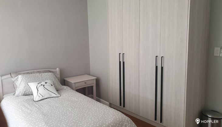 "3BR Condo for Rent in Sonria Condominium, Madrigal Business Park, Muntinlupa"08