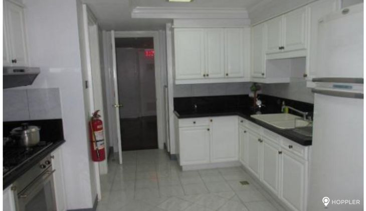 "2BR Condo for Rent in Fraser Place, Salcedo Village, Makati"04