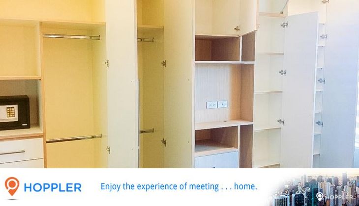 "1BR Condo for Rent in Edades Tower and Garden Villas, Rockwell Center, Makati"02