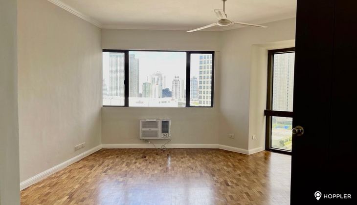 "3BR Condo for Rent in The Ritz Towers, Urdaneta Village, Makati"02