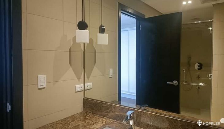 "1BR Condo for Rent in Garden Towers, Legazpi Village, Makati"05