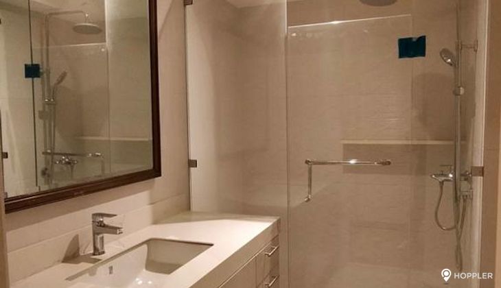 "3BR Condo for Rent in Pacific Plaza Ayala, Urdaneta Village, Makati"10