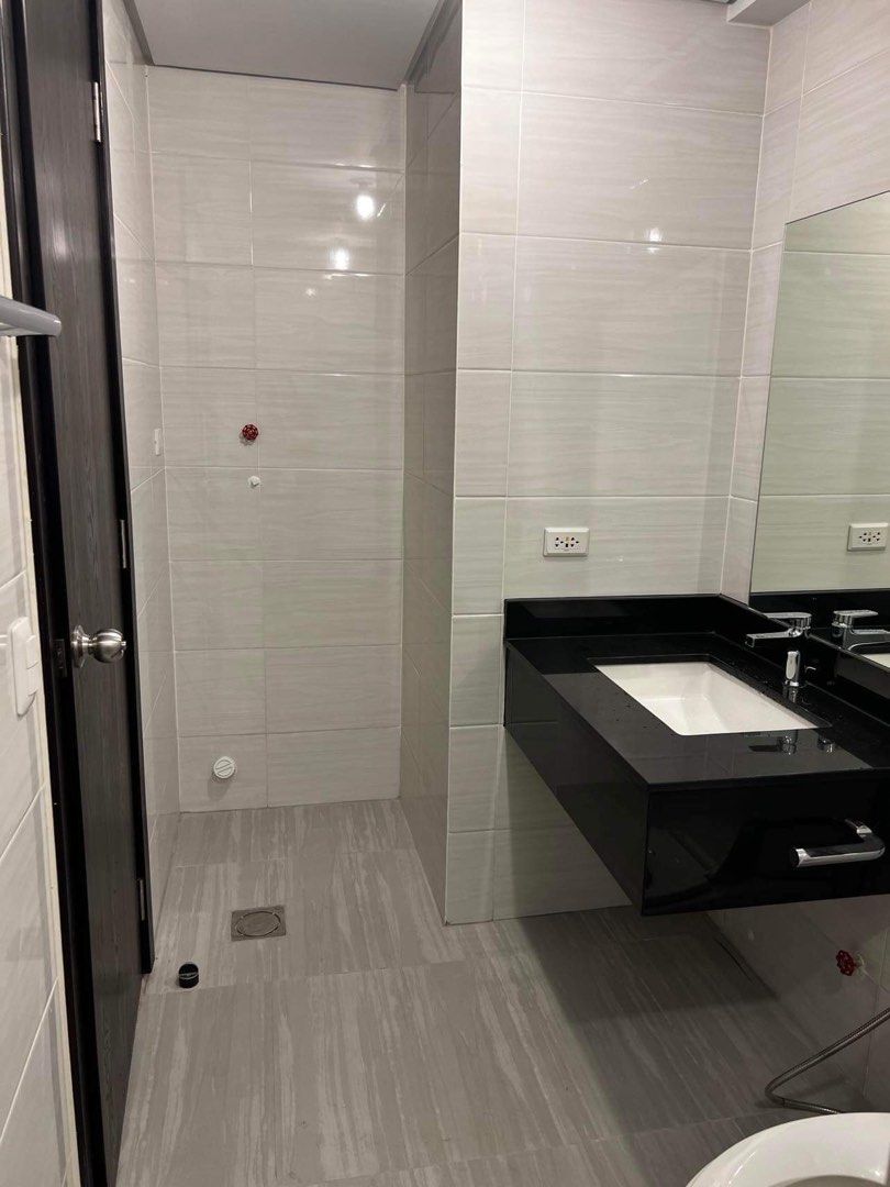 Condo Unit For Rent - 52nd Floor at High Park Vertis03