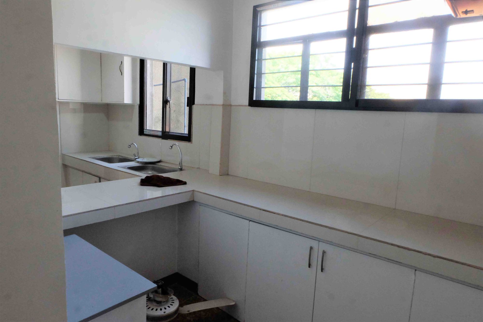 Staff House for Rent at Manila Bay Mansion (Besides Baclaran Church)06