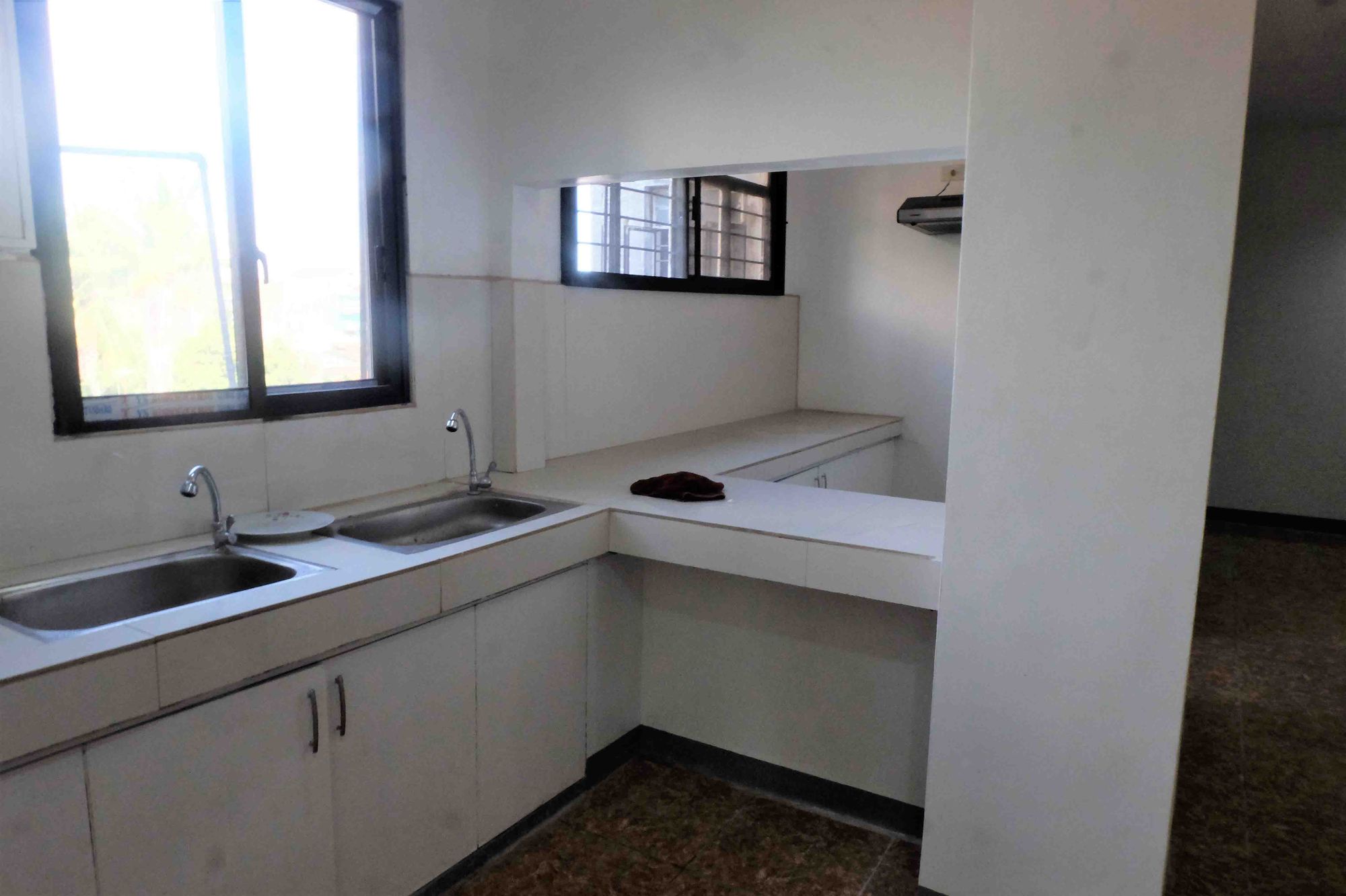 Staff House for Rent at Manila Bay Mansion (Besides Baclaran Church)07