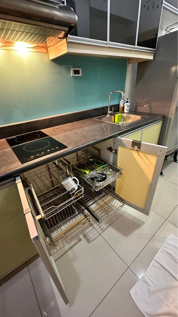 Condo Unit For Rent - 35th Floor at Berkeley Residences09
