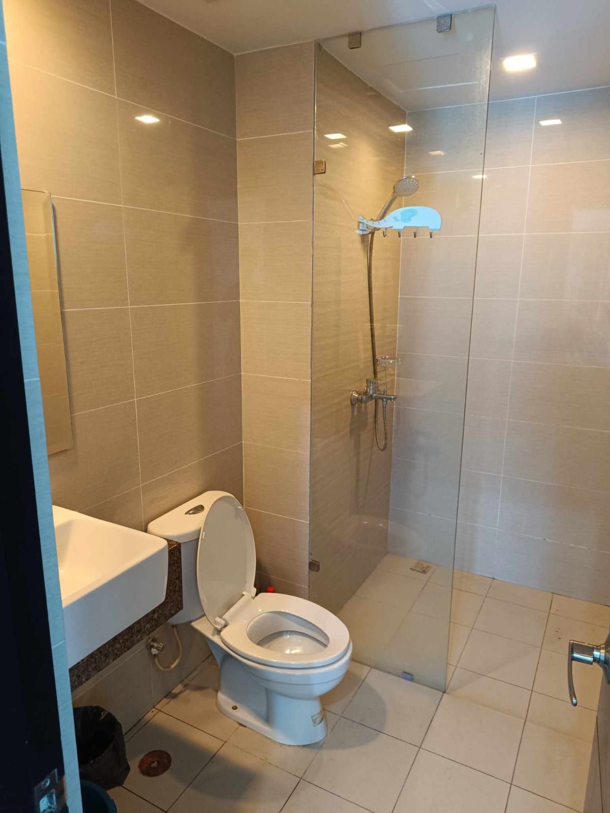 Condo Unit For Rent - 6th Floor Tower 2 at Bayshore Residential Resort03