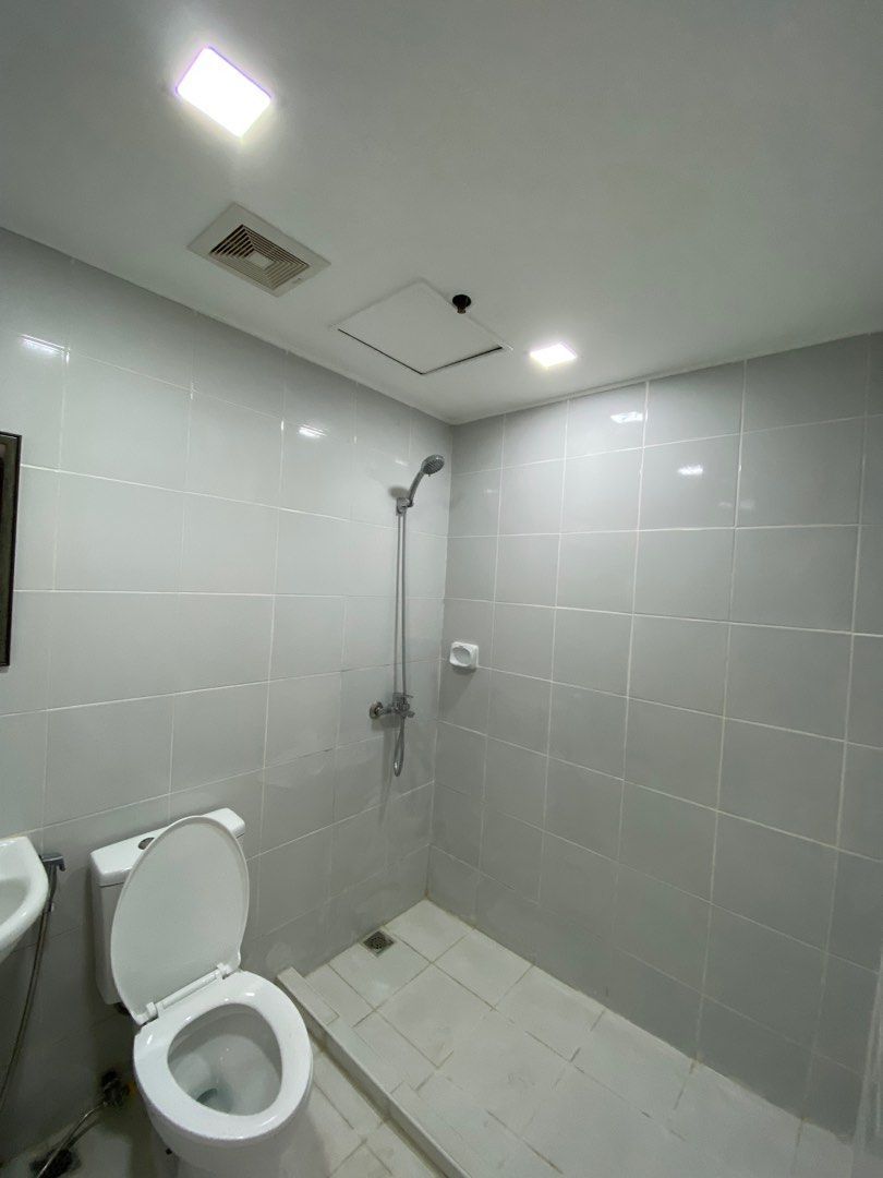 Condo Unit For Rent - 5th Floor at Crowne Bay Tower03