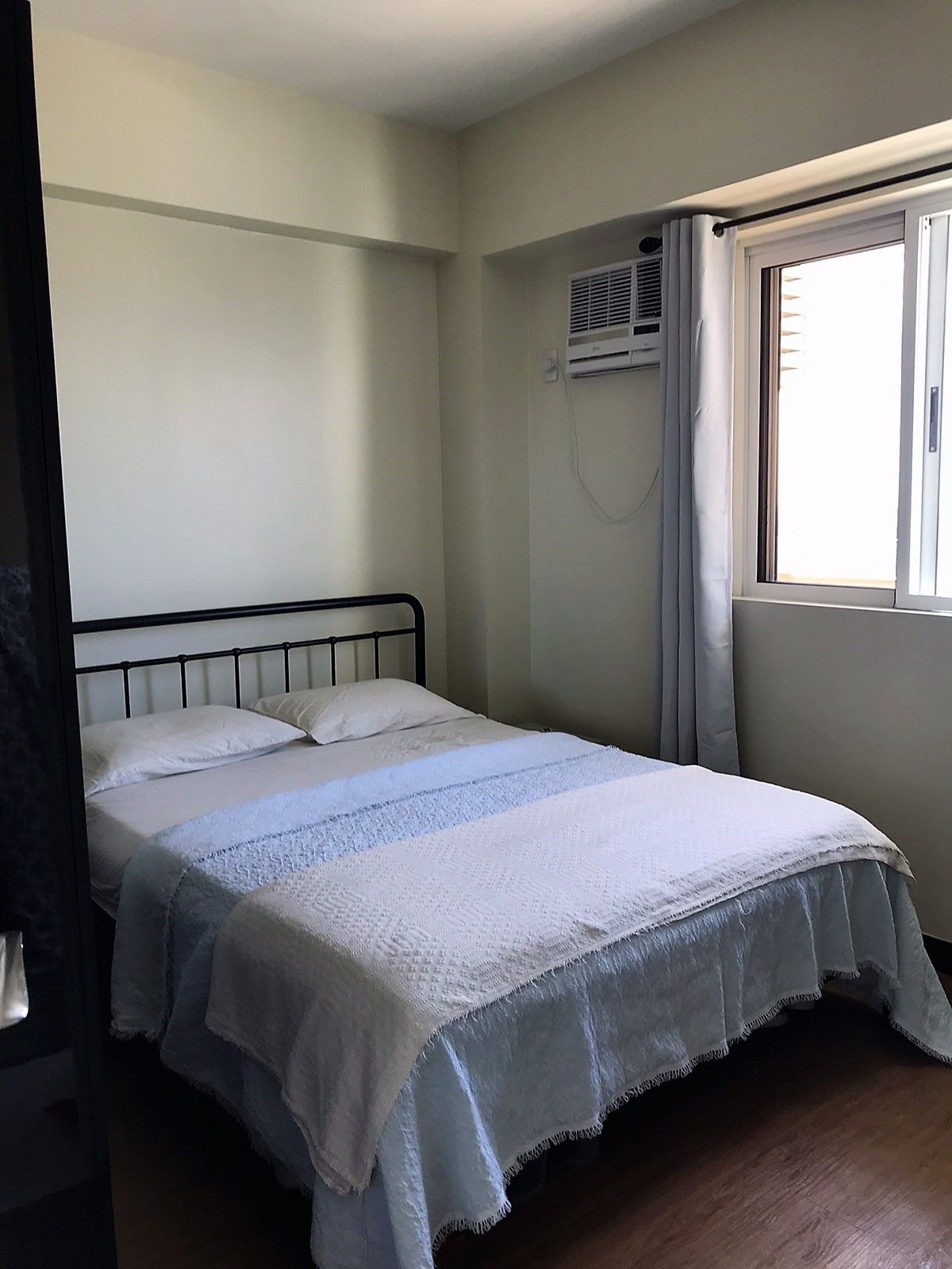 Condo Unit For Rent - 45th Floor South Tower at Zinnia Towers08