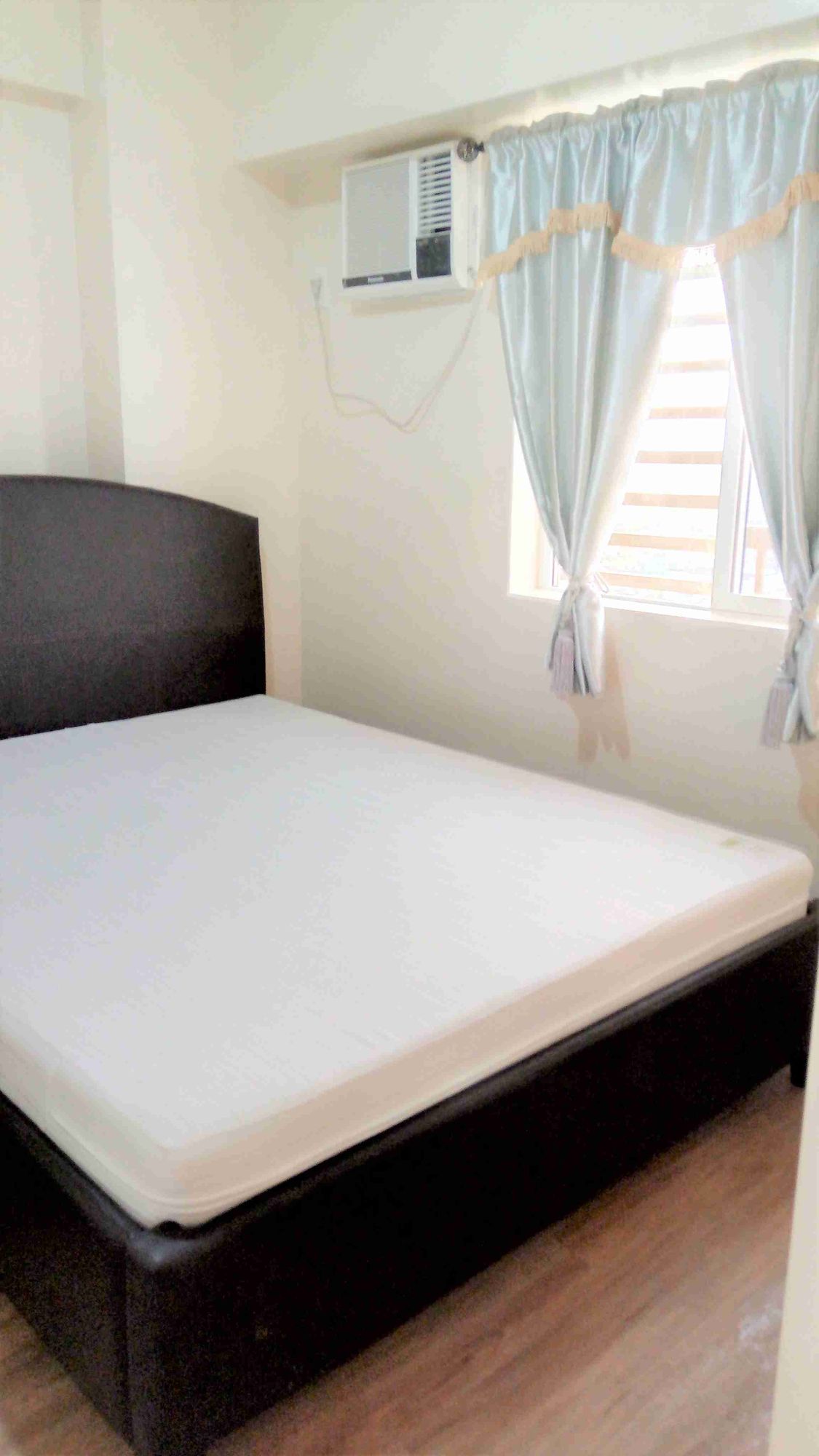 Condo Unit For Rent 18th Floor at One Castilla Place06
