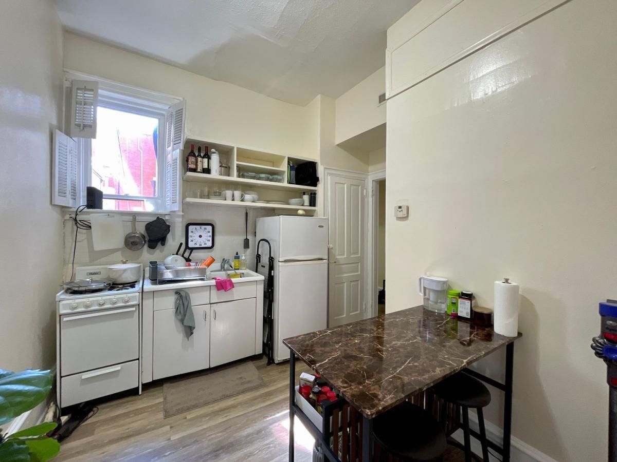 Studio Apartment For Rent06