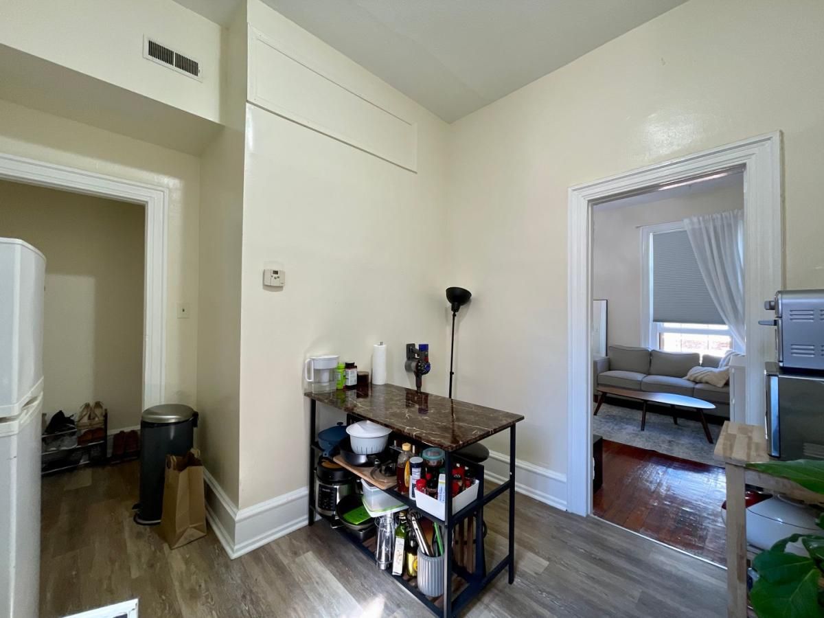 Studio Apartment For Rent07