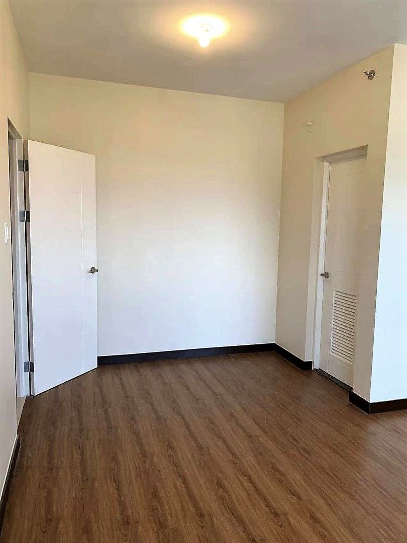 Condo Unit For Rent - 41st Floor at Torre de Manila03
