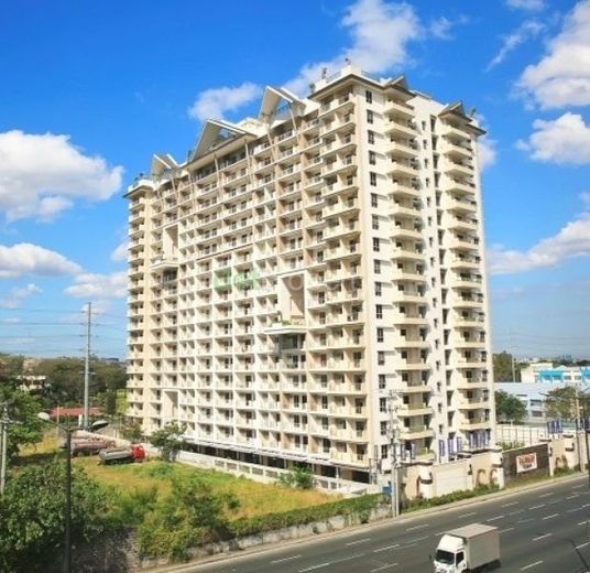 For Rent 2 Bedroom Bare Penthouse with Parking Fairway Terraces Pasay.01