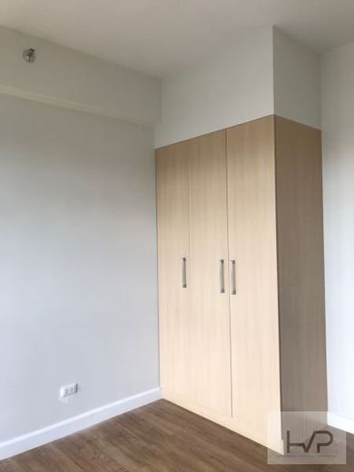 "For Rent: Portico Sandstone - 2 Bedroom w/ parking, 80sqm, Unfurnished"01