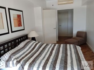 "Joya South - 1BR, 46sqm w/ balcony, Fully furnished w/ Parking, Rockwe"02
