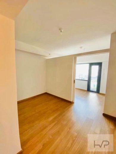 "For Rent: The Rise- 1 BR, Unfurnished, 28sqm, Malugay, Makati."01