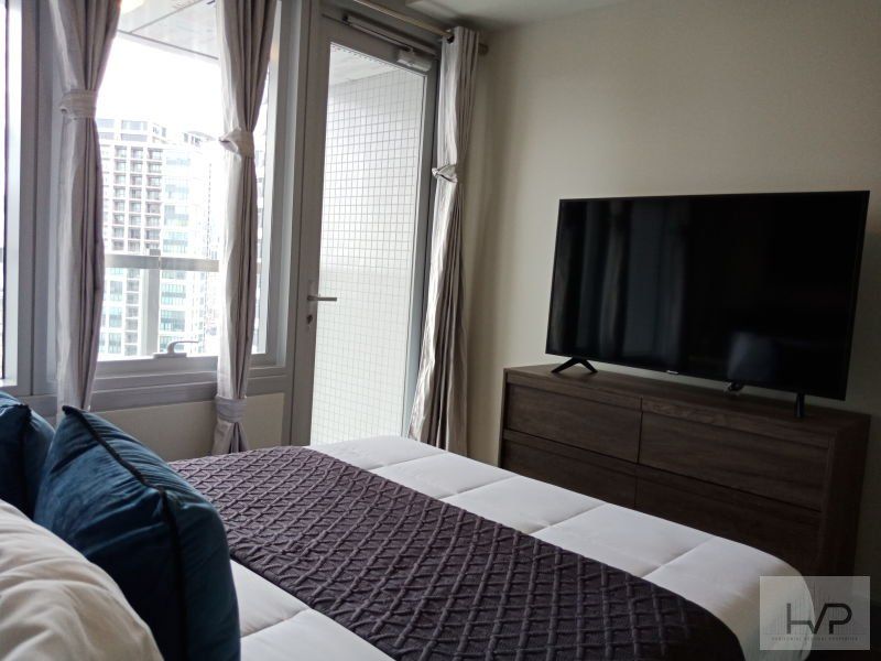 "Lincoln Tower - 1BR, 54sqm, Fully furnished w/ Parking, Rockwell Cente"04