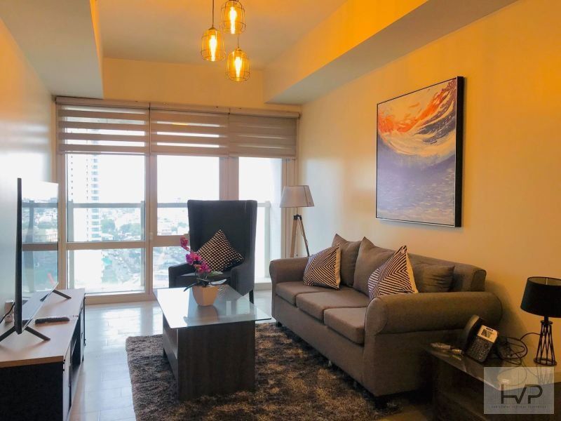 "Lincoln- 1BR, 64sqm, Fully furnished with 1 Parking Slot, Rockwell Cen"04