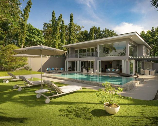 Luxury 5 Bedroom House for Rent in Maria Luisa Park.01