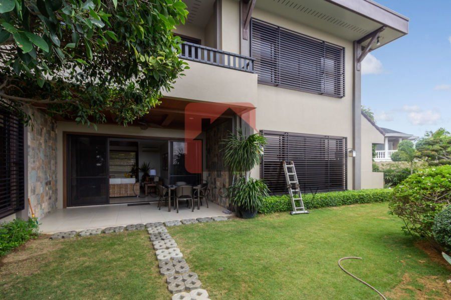 Spacious 4 Bedroom House with Swimming Pool in North Town Homes.03