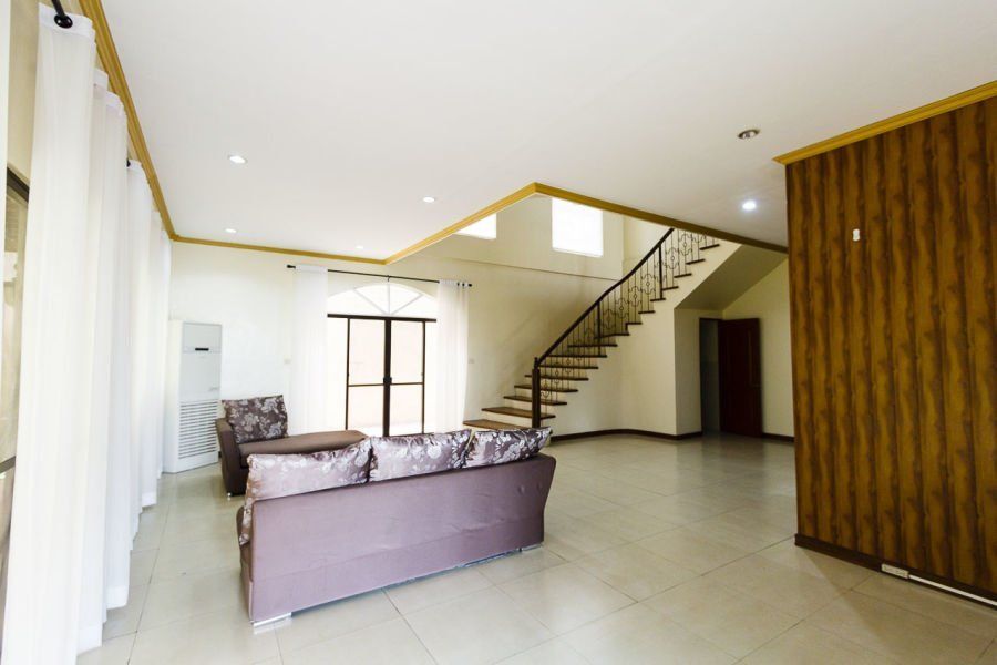 5 Bedroom House for Rent in Maria Luisa Estate Park.04