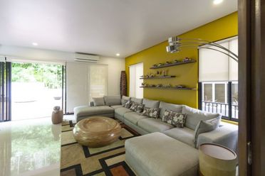 Modern 5 Bedroom House for Rent in Maria Luisa Park.02