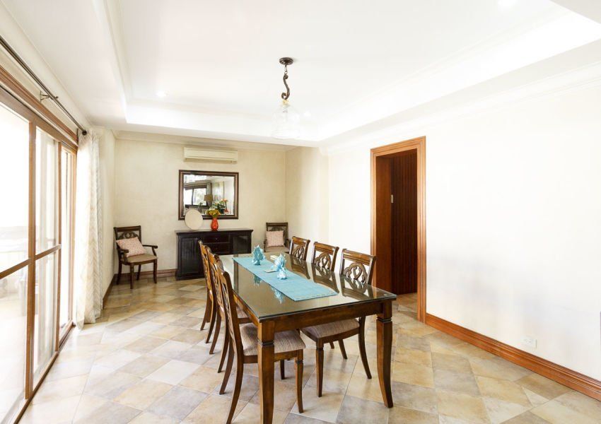 4 Bedroom House with Swimming Pool for Rent in Banilad.04