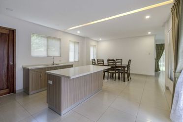 New 3 Bedroom House for Rent in Maria Luisa Park.02