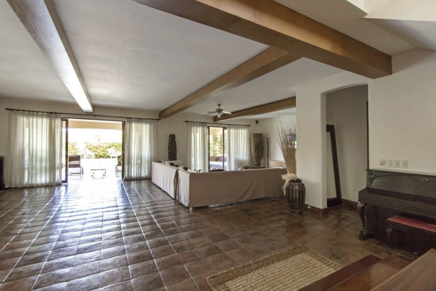 Spacious 5 Bedroom House for Rent in North Town Homes.03