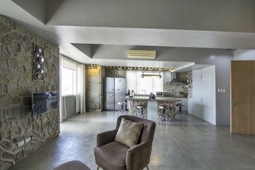Spacious 1 Bedroom Bachelor Pad in Cebu IT Park.02