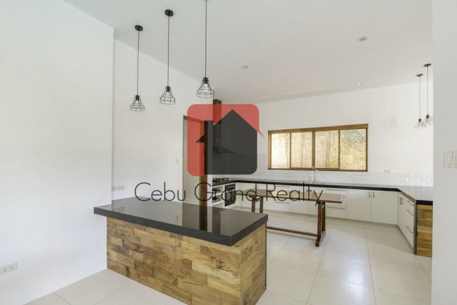 5 Bedroom House for Rent in North Town Homes.03