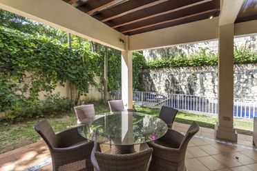 4 Bedroom House for Rent in Maria Luisa Park.02