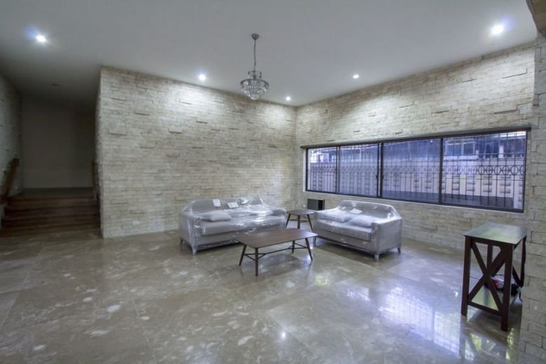 Large 4 Bedroom House for Rent in Banilad.01
