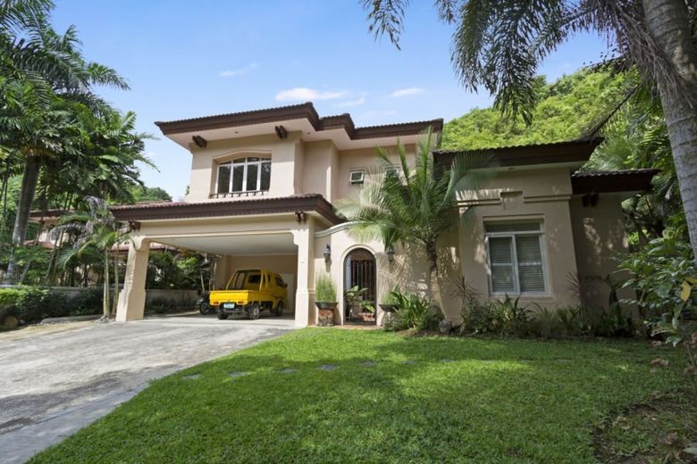 6 Bedroom House for Rent in Maria Luisa Park.01