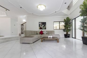 5 Bedroom House with Swimming Pool for Rent in Maria Luisa Cebu.02