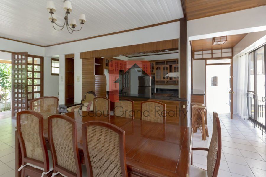 Overlooking 6 Bedroom House for Rent in Maria Luisa Park.03