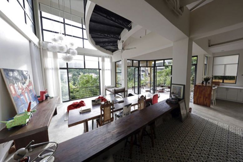 Overlooking 6 Bedroom House for Rent in Maria Luisa Park.01