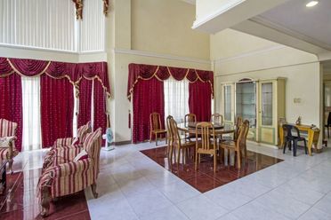 Spacious 7 Bedroom House for Rent in North Town Homes.02